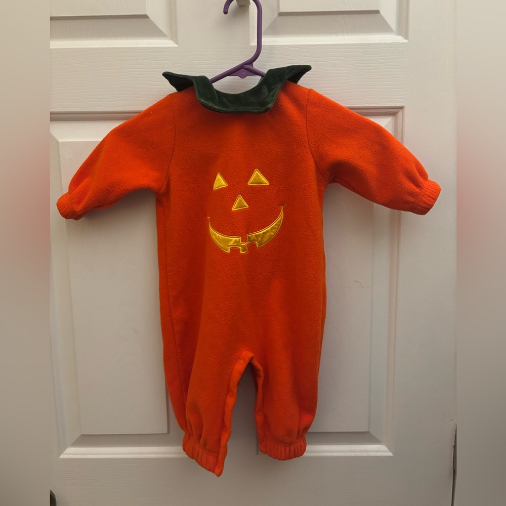 🎆3 for $15 Pumpkin Baby Onesie 6/9 Months